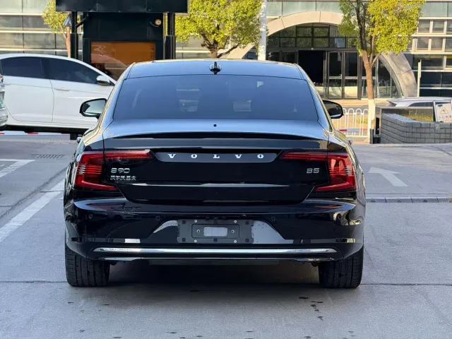 Volvo S90 — Фото автомобиля 6