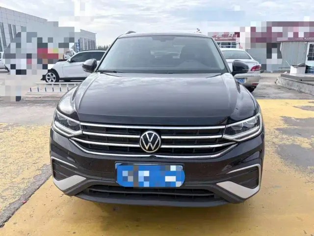Volkswagen Tiguan L — Фото автомобиля 2