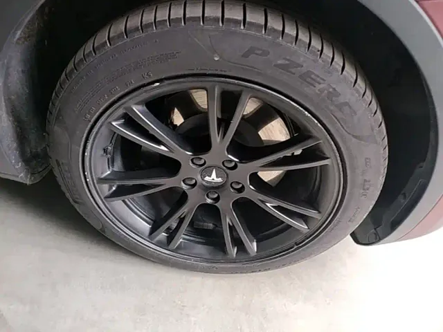 Tesla Model Y — Фото автомобиля 11