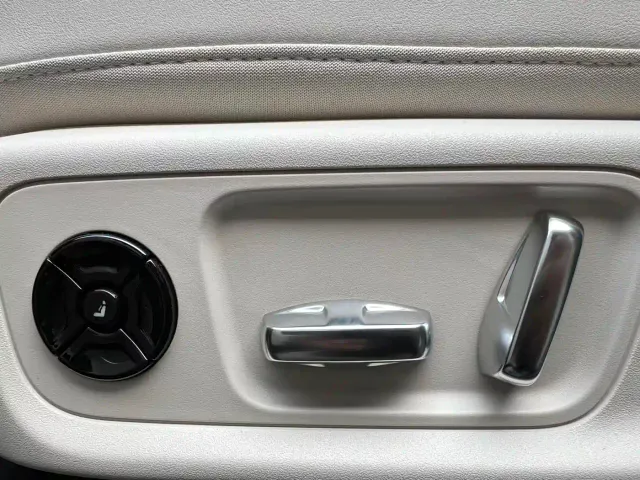 Li Auto Li Auto L6 2024 Pro — Фото автомобиля 10