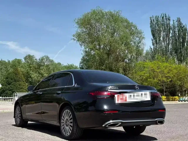 Mercedes-Benz E-Class — Фото автомобиля 9