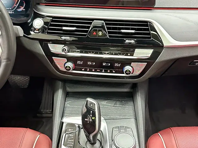 BMW 5 Series — Фото автомобиля 14