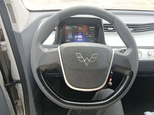 Wuling Hongguang Mini EV — Фото автомобиля 10