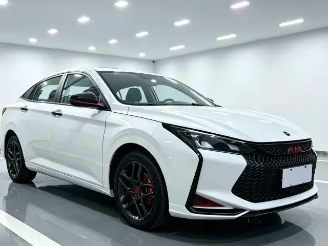 Dongfeng Yixuan — Фото автомобиля 3