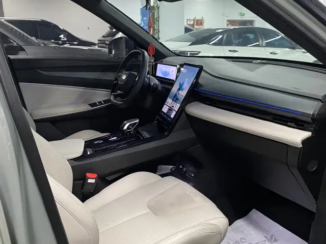 Geely Boyue — Фото автомобиля 9
