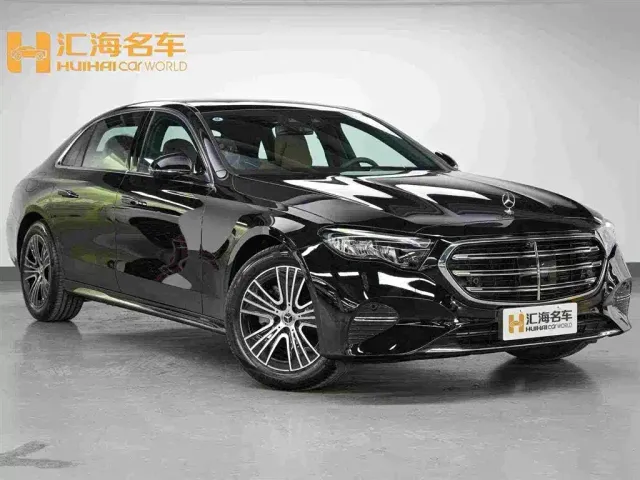 Mercedes-Benz E-Class — Фото автомобиля 3