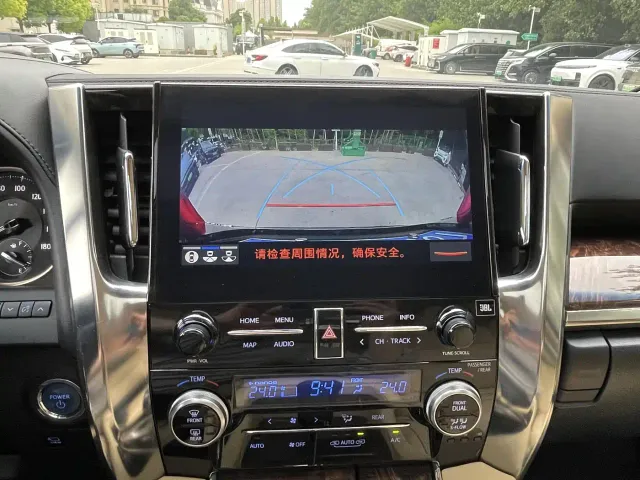 Toyota Alphard — Фото автомобиля 5