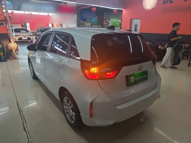 Honda Fit — Фото автомобиля 4