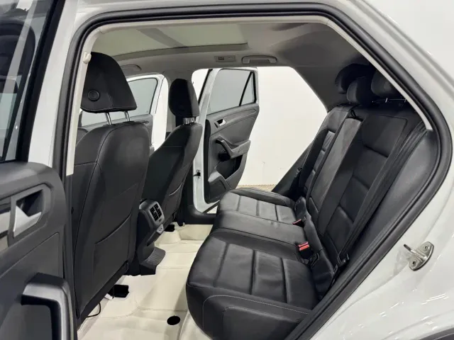 Volkswagen T-Roc — Фото автомобиля 6