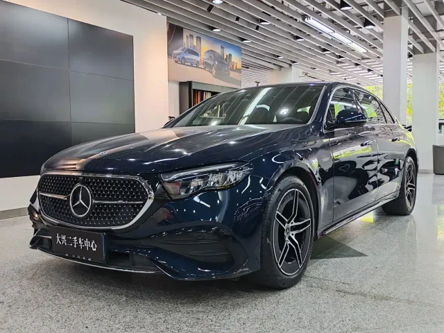 Фотография автомобиля — Mercedes-Benz E-Class