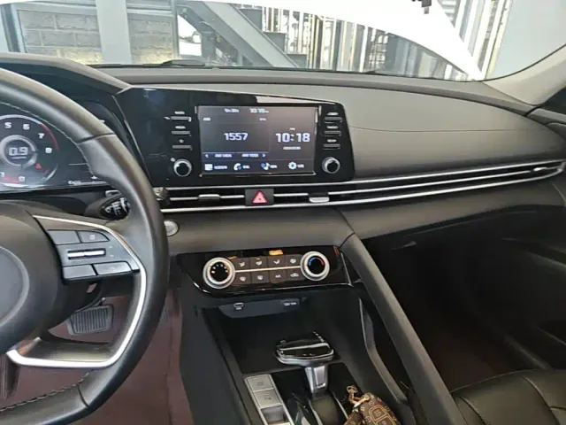 Hyundai Elantra — Фото автомобиля 8