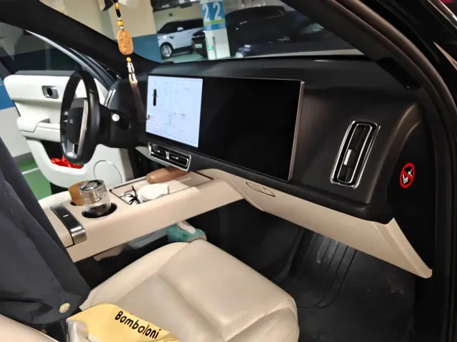 Li Auto L8 — Фото автомобиля 4