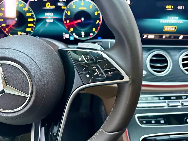 Mercedes-Benz E-Class — Фото автомобиля 15