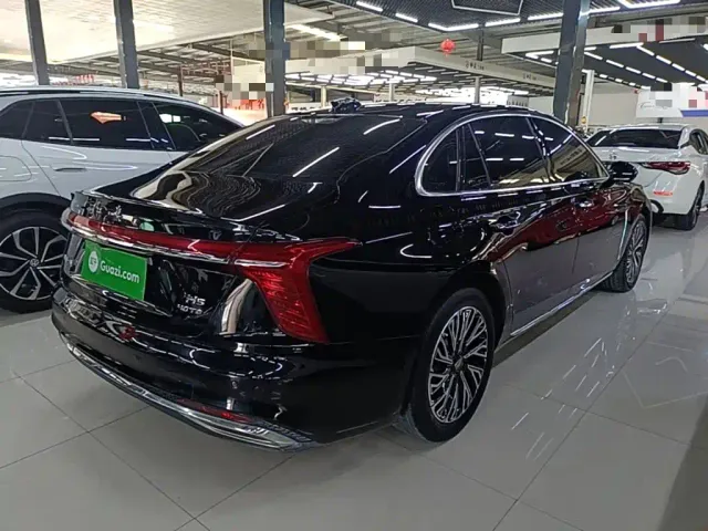 Hongqi H5 — Фото автомобиля 6