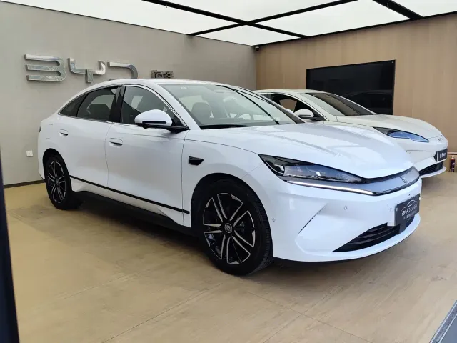 BYD Qin L — Фото автомобиля 3