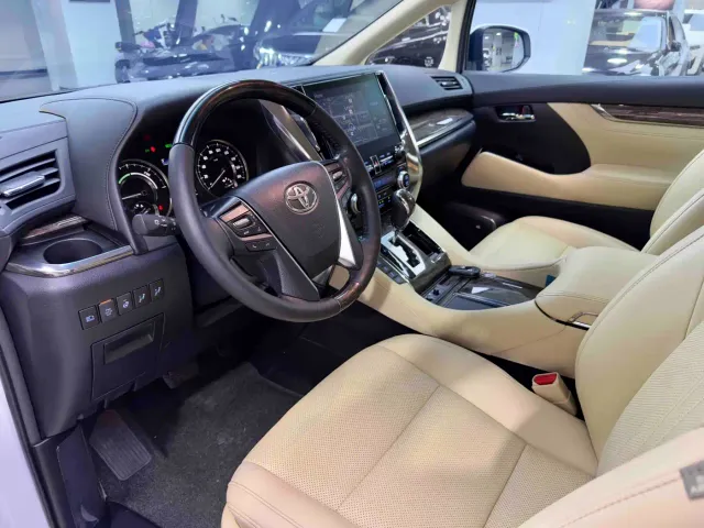 Toyota Vellfire — Фото автомобиля 7