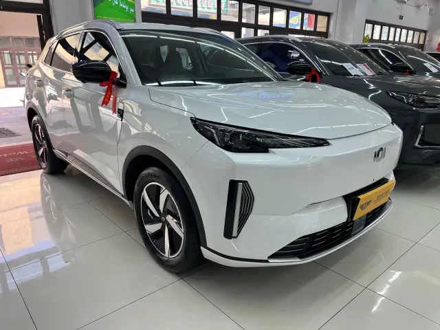 Фотография автомобиля — Changan Qiyuan Q05