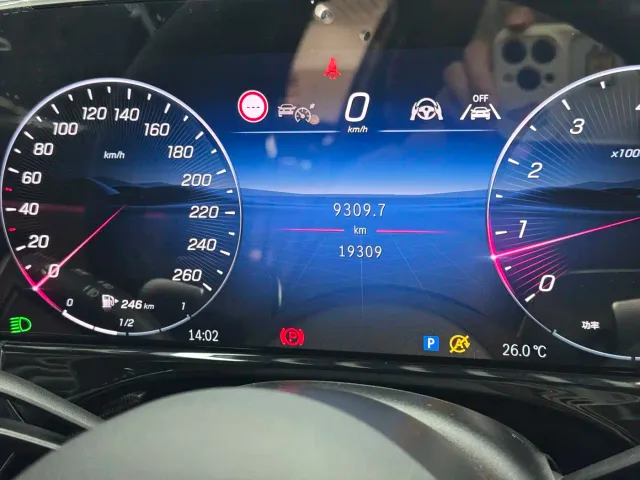 Mercedes-Benz E-Class — Фото автомобиля 7
