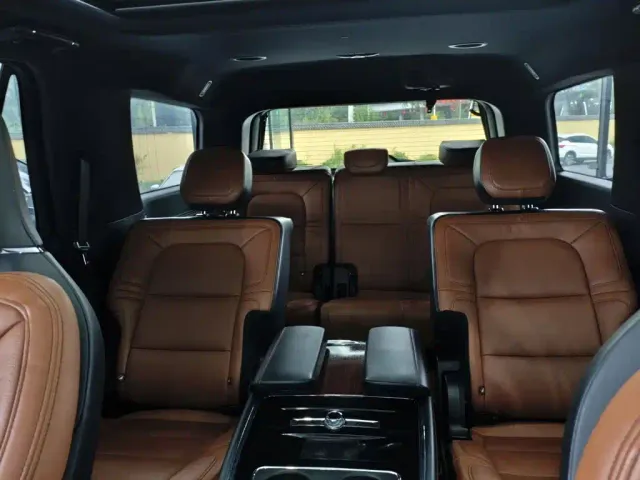 Lincoln Navigator — Фото автомобиля 17