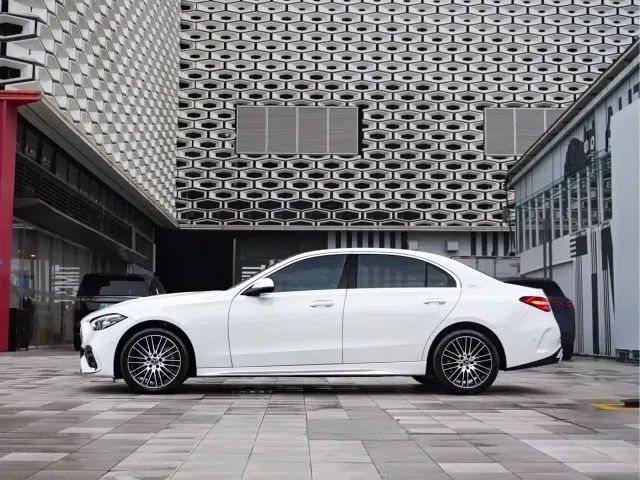 Mercedes-Benz C-Class — Фото автомобиля 2