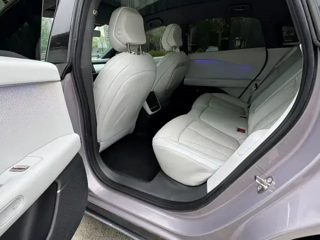 Xpeng P7+ — Фото автомобиля 6