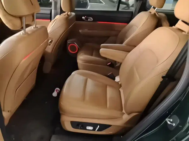 Li Auto ONE — Фото автомобиля 16