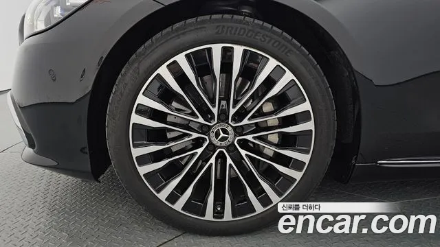 Mercedes-Benz S-Class — Фото автомобиля 4