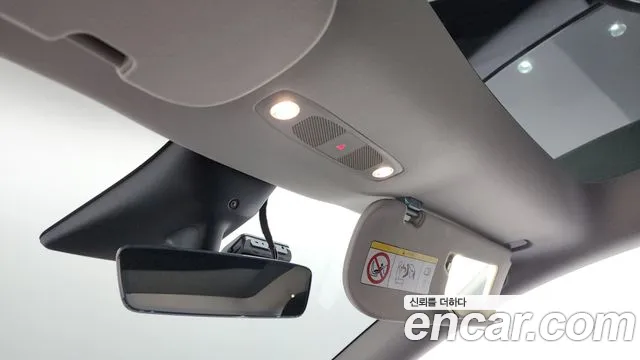 Tesla Model Y — Фото автомобиля 12