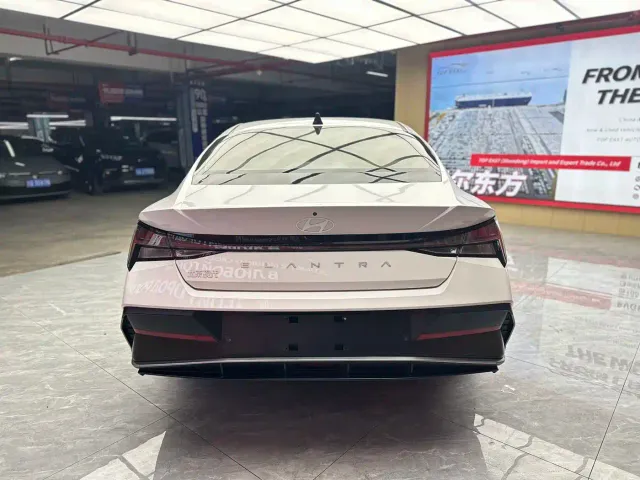 Hyundai Elantra — Фото автомобиля 6