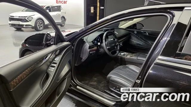 Genesis G80 Бензин 3.5 турбо AWD — Фото автомобиля 10