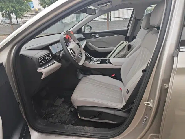Geely Galaxy Stellar 6 — Фото автомобиля 14