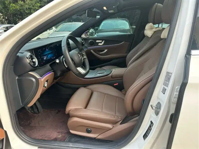 Mercedes-Benz E-Class — Фото автомобиля 13