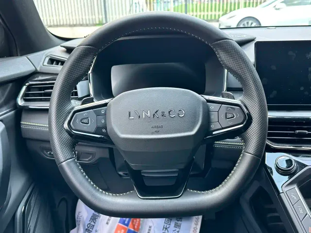 Lynk & Co 06 — Фото автомобиля 13