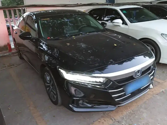 Honda Accord — Фото автомобиля 3