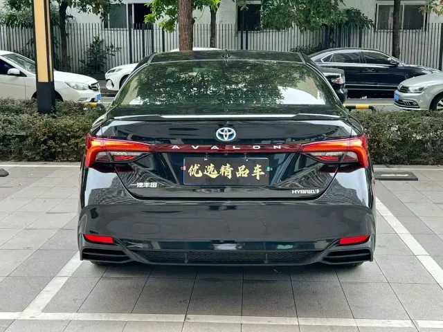 Toyota Avalon — Фото автомобиля 3