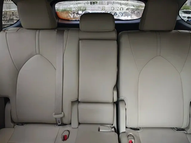 Toyota Highlander — Фото автомобиля 16