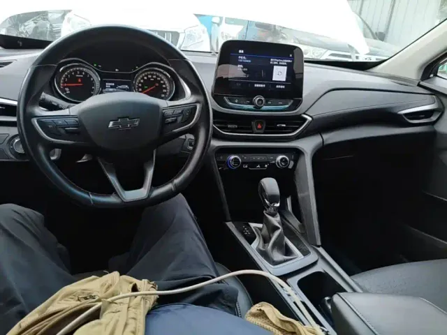 Chevrolet Orlando — Фото автомобиля 9