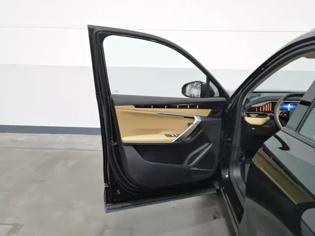 Geely Boyue L — Фото автомобиля 8