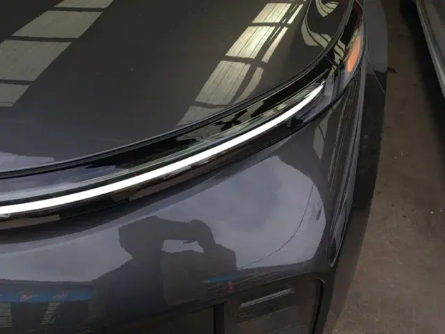 Li Auto L8 — Фото автомобиля 5