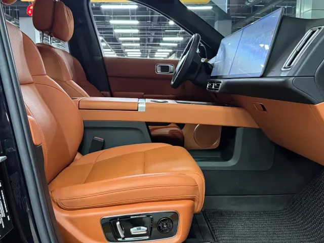 Li Auto L9 — Фото автомобиля 16
