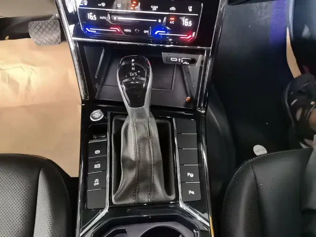 Volkswagen Passat — Фото автомобиля 13