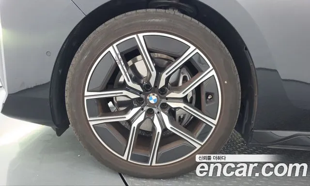BMW 7 Series G70 — Фото автомобиля 5