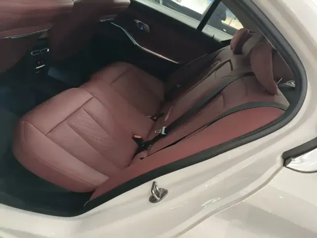BMW 3 Series — Фото автомобиля 16