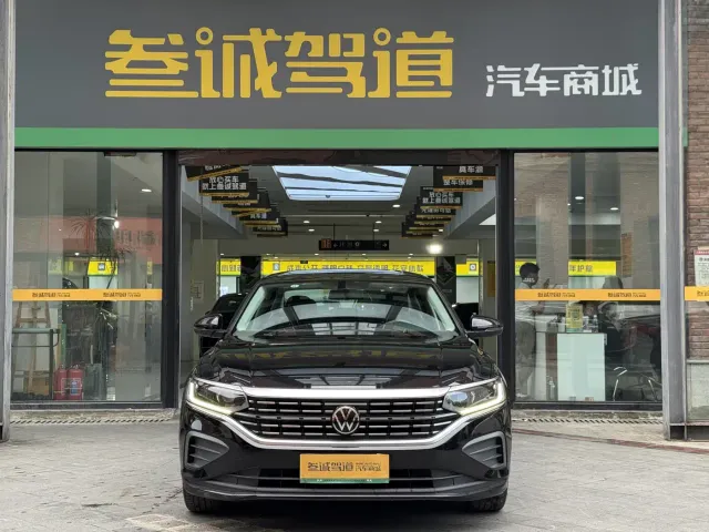 Volkswagen Passat — Фото автомобиля 2
