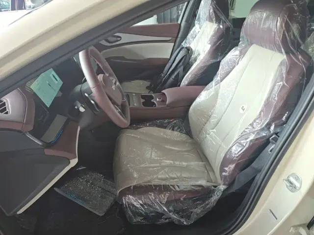 BYD Seal 07 DM-i — Фото автомобиля 14