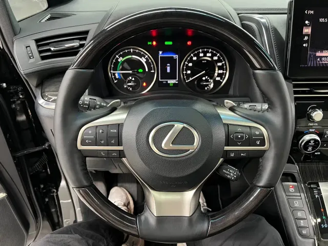Lexus LM — Фото автомобиля 22