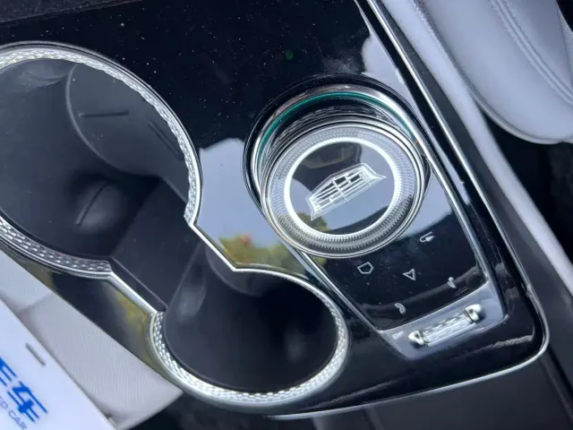 Cadillac Cadillac GT4 2023 25T Premium Edition — Фото автомобиля 12