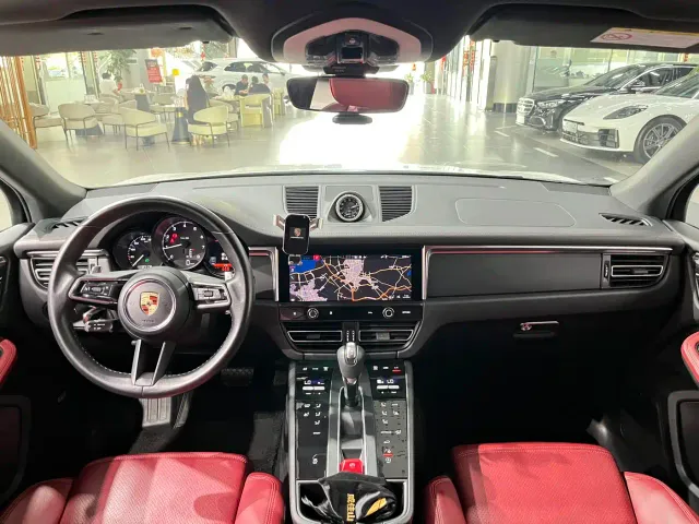 Porsche Macan — Фото автомобиля 5