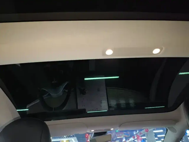 Tesla Model 3 — Фото автомобиля 17