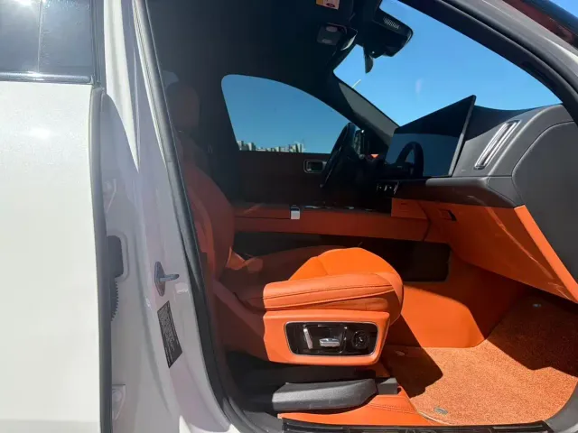 Li Auto L7 — Фото автомобиля 17